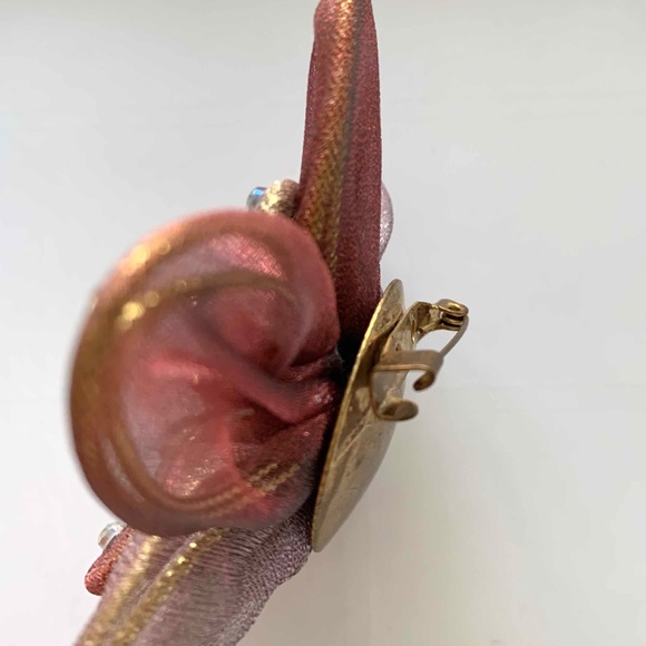 Flower Brooch - Picture 2 of 3